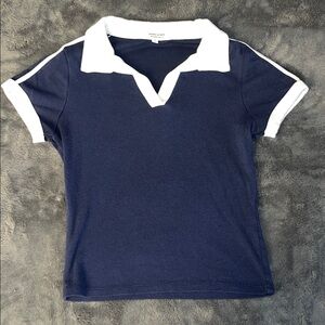 HEARTS & HIPS Navy Short Sleeved Shirt w/ White Collar & V Neck